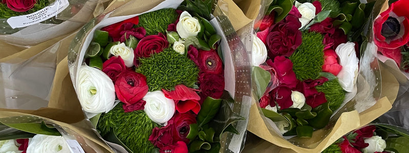A Master Class in (Holiday) Florals with Kathy Hilton